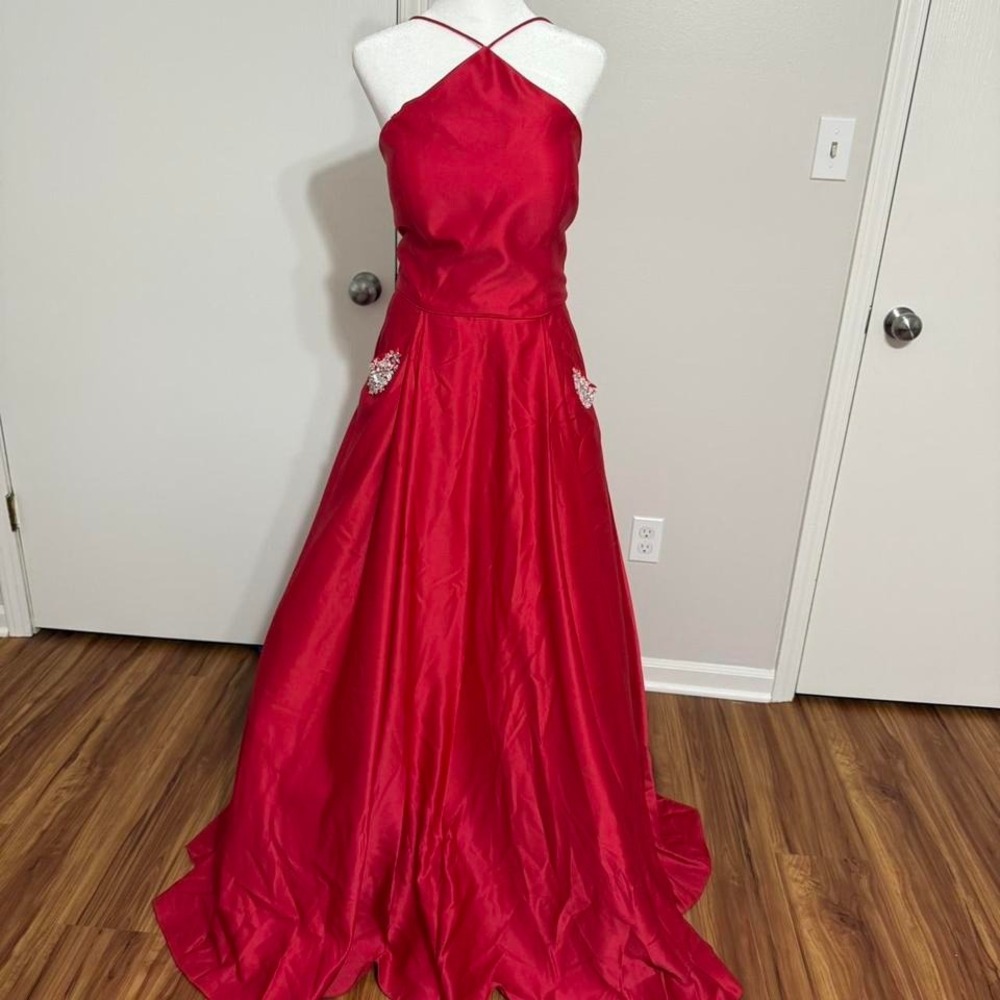 Women's Red Halter Top Prom Dress Size 13 Formal Evening Gown With Pockets
